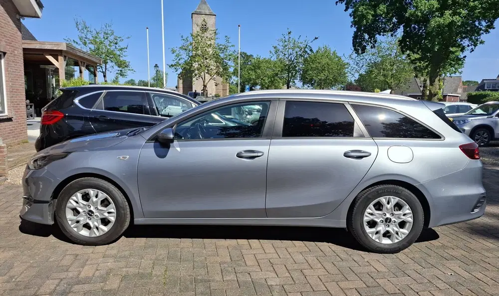 Kia Ceed 1.0 T-GDi Dynamic PlusLine Dealer onder uit 2022, foto 6