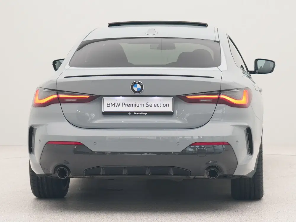 BMW 4-serie 420i Coupé High Executive uit 2024, foto 10