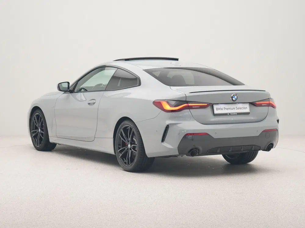 BMW 4-serie 420i Coupé High Executive uit 2024, foto 11