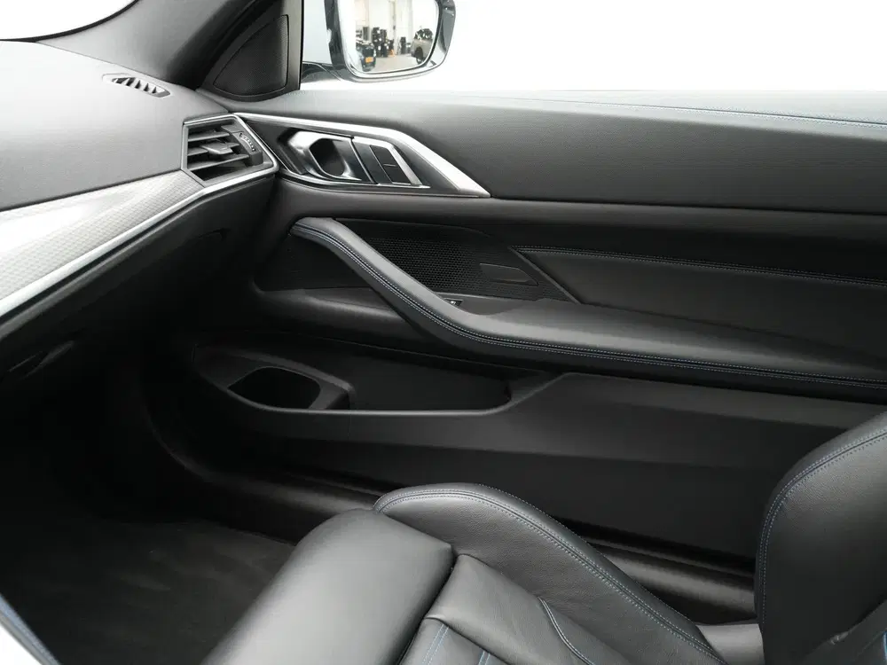 BMW 4-serie 420i Coupé High Executive uit 2024, foto 15