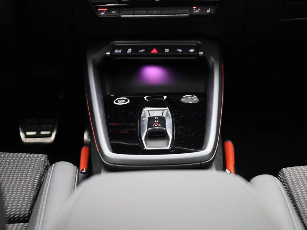 Audi A3 40 TFSI e S edition 204 PK l Demo l Adapti uit 2025, foto 9