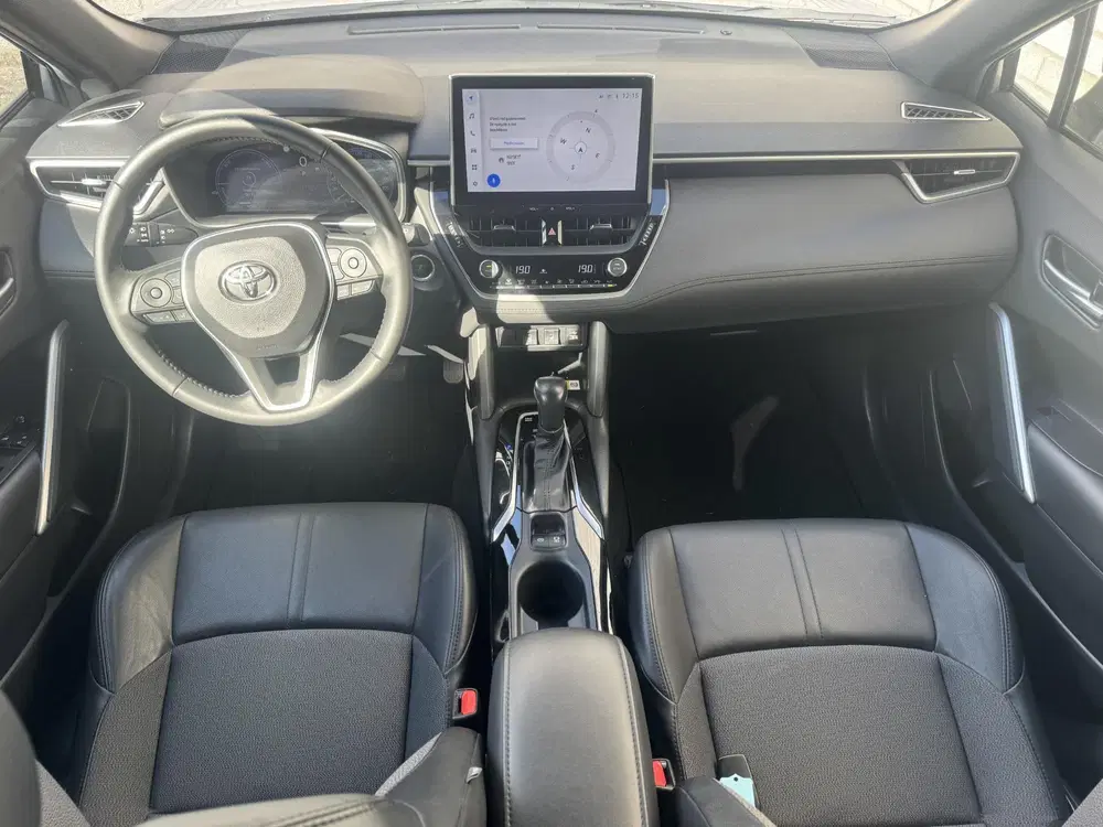 Toyota Corolla Cross 2.0 High Power Hybrid First Edition uit 2023, foto 3