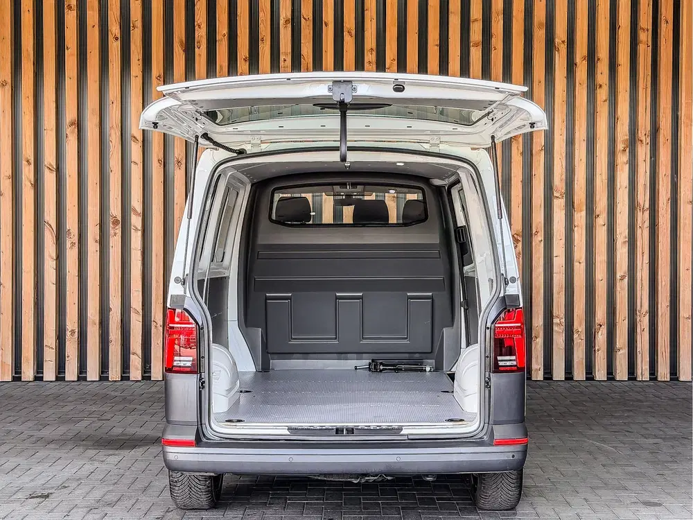 Volkswagen Transporter 2.0 TDI 150PK DSG Bestelwagen L1H1 uit 2023, foto 5