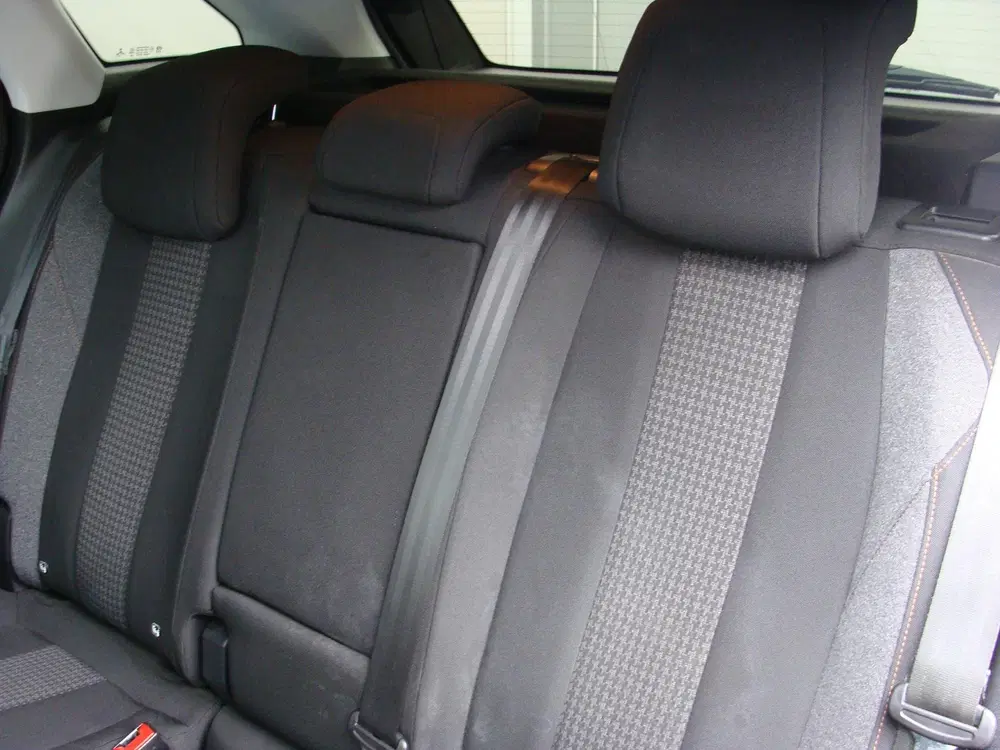 Peugeot 3008 1.2 PureTech 130pk S&S Active uit 2019, foto 10