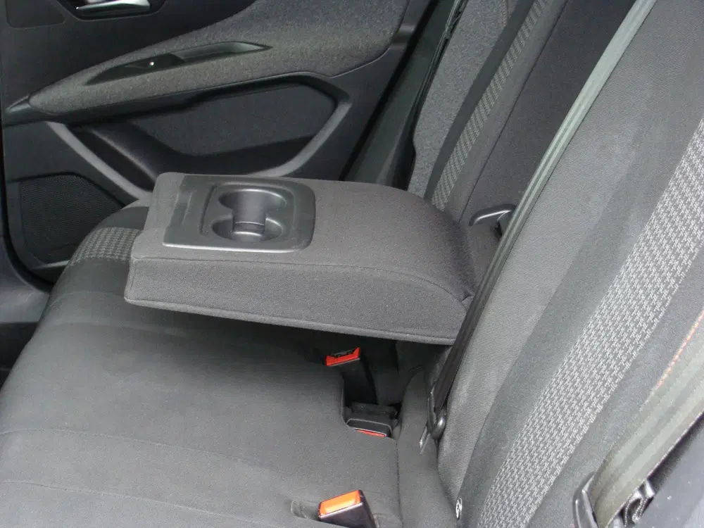 Peugeot 3008 1.2 PureTech 130pk S&S Active uit 2019, foto 11