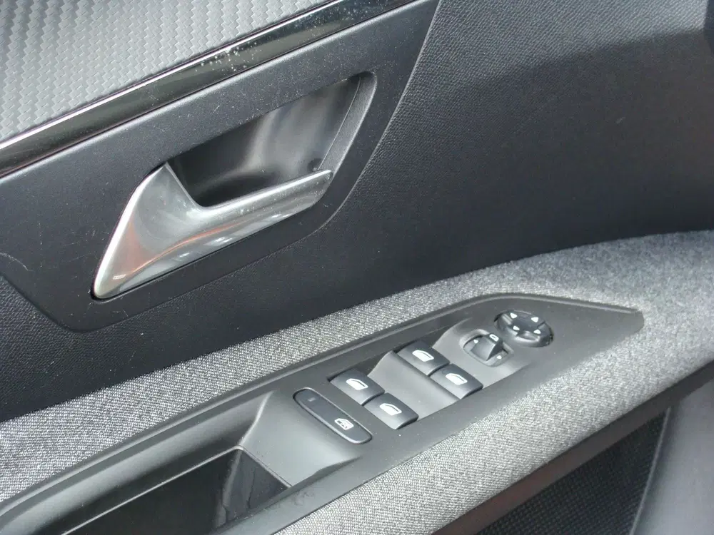 Peugeot 3008 1.2 PureTech 130pk S&S Active uit 2019, foto 12