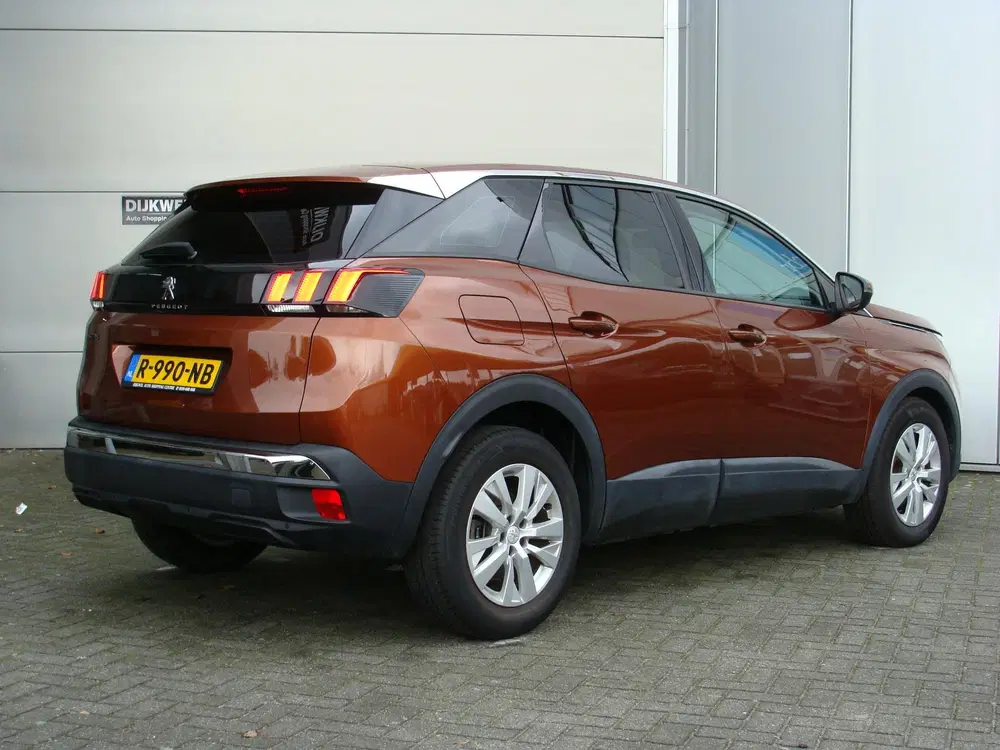 Peugeot 3008 1.2 PureTech 130pk S&S Active uit 2019, foto 2