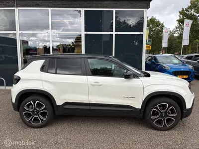 Jeep Avenger 1.2 Altitude JBL+KEYLESS+WINTERPACK uit 2024