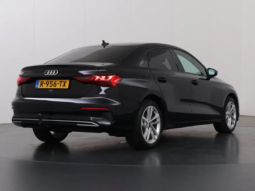 Audi A3 35 TFSI S edition uit 2022, foto 2