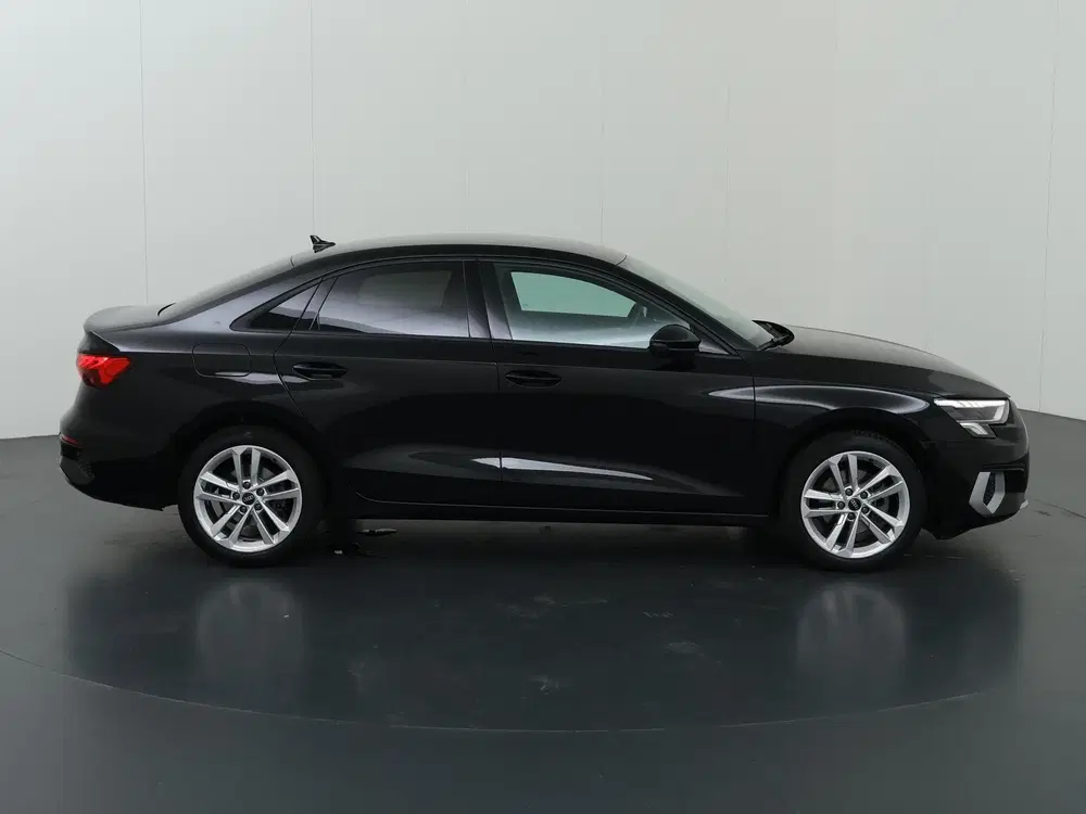 Audi A3 35 TFSI S edition uit 2022, foto 6