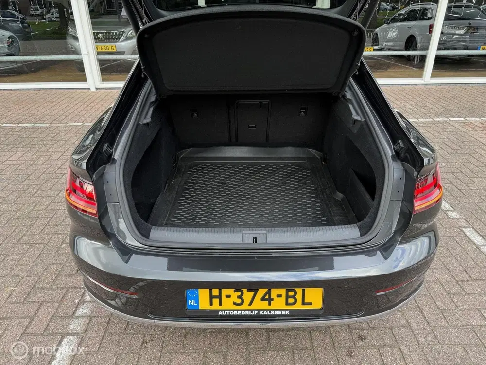 Volkswagen Arteon 2.0 TSI Business R Exclusive uit 2020, foto 12