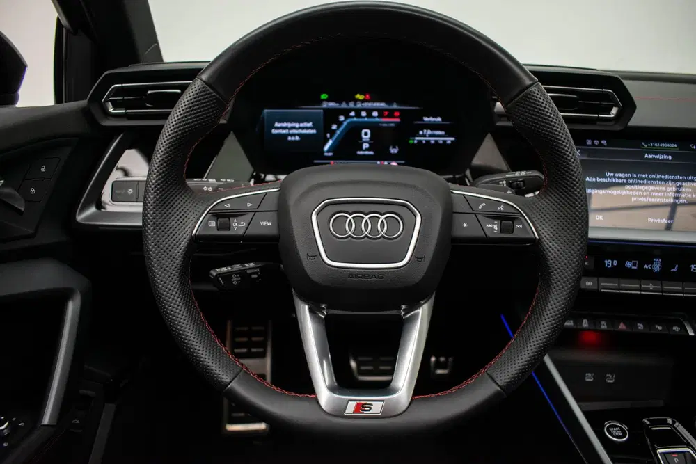 Audi A3 35 TFSI S edition uit 2024, foto 13