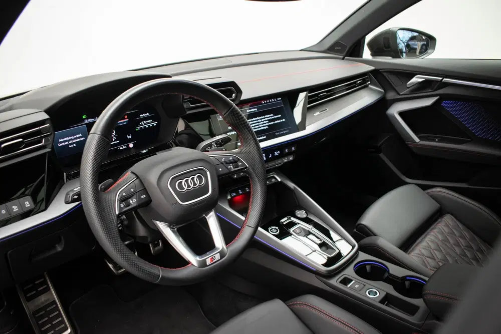 Audi A3 35 TFSI S edition uit 2024, foto 6