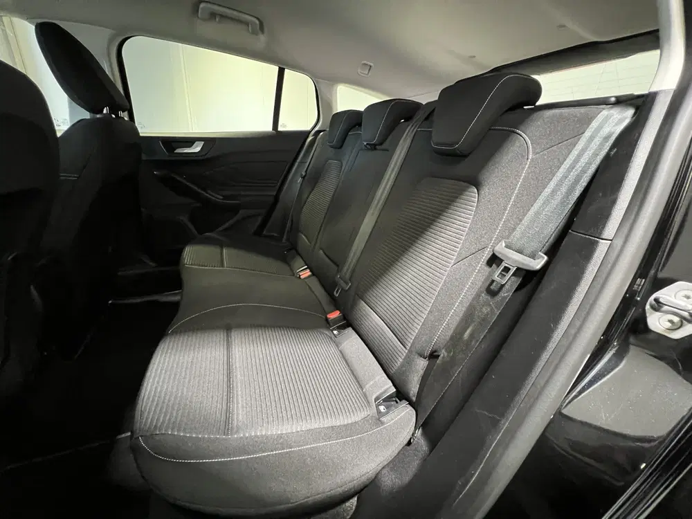 Ford Focus 1.0 EcoBoost Hybrid Titanium X uit 2023, foto 14