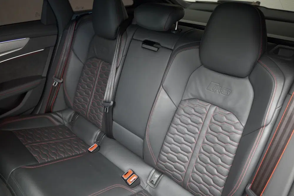 Audi RS6 TFSI 4.0 quattro uit 2020, foto 7