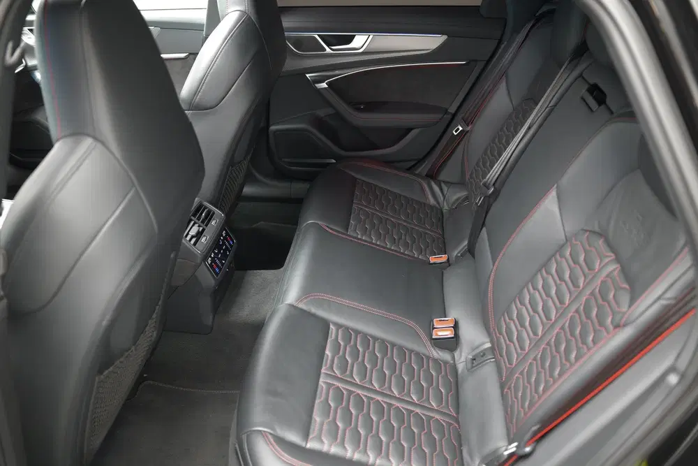Audi RS6 TFSI 4.0 quattro uit 2020, foto 8