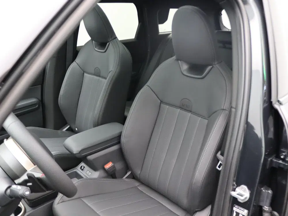 Mini Countryman C John Cooper Works + Pakket L + Glazen pa uit 2026, foto 11