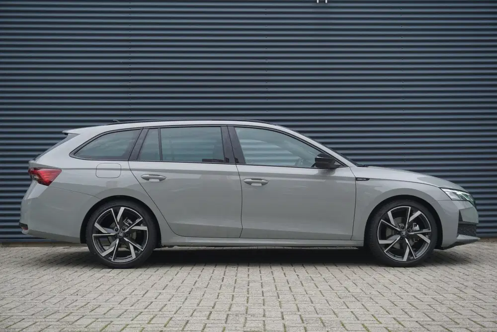 Skoda Octavia 1.5 TSI 150pk DSG MHEV Sportline Tour uit 2026, foto 3
