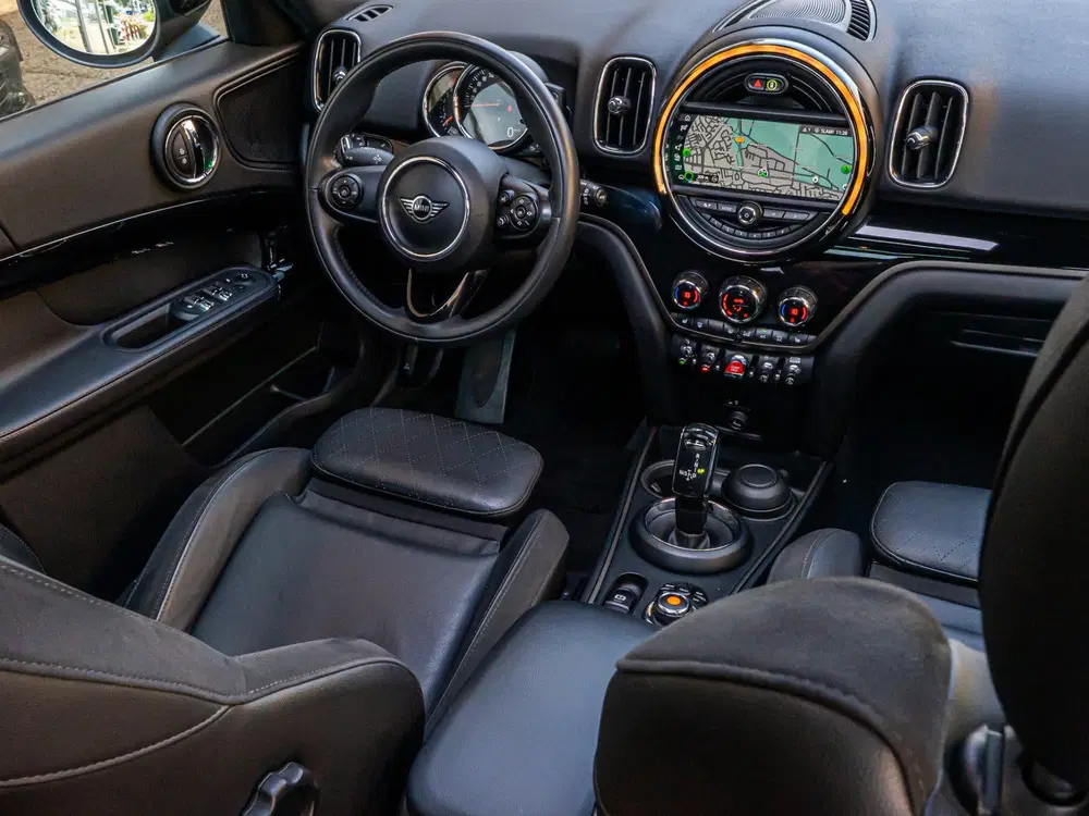 Mini Countryman 1.5 Cooper Chili PANO LED 18 INCH STOELVER uit 2020, foto 2