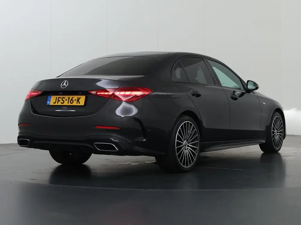 Mercedes-Benz C-Klasse 300 e Business Solution AMG uit 2025, foto 2