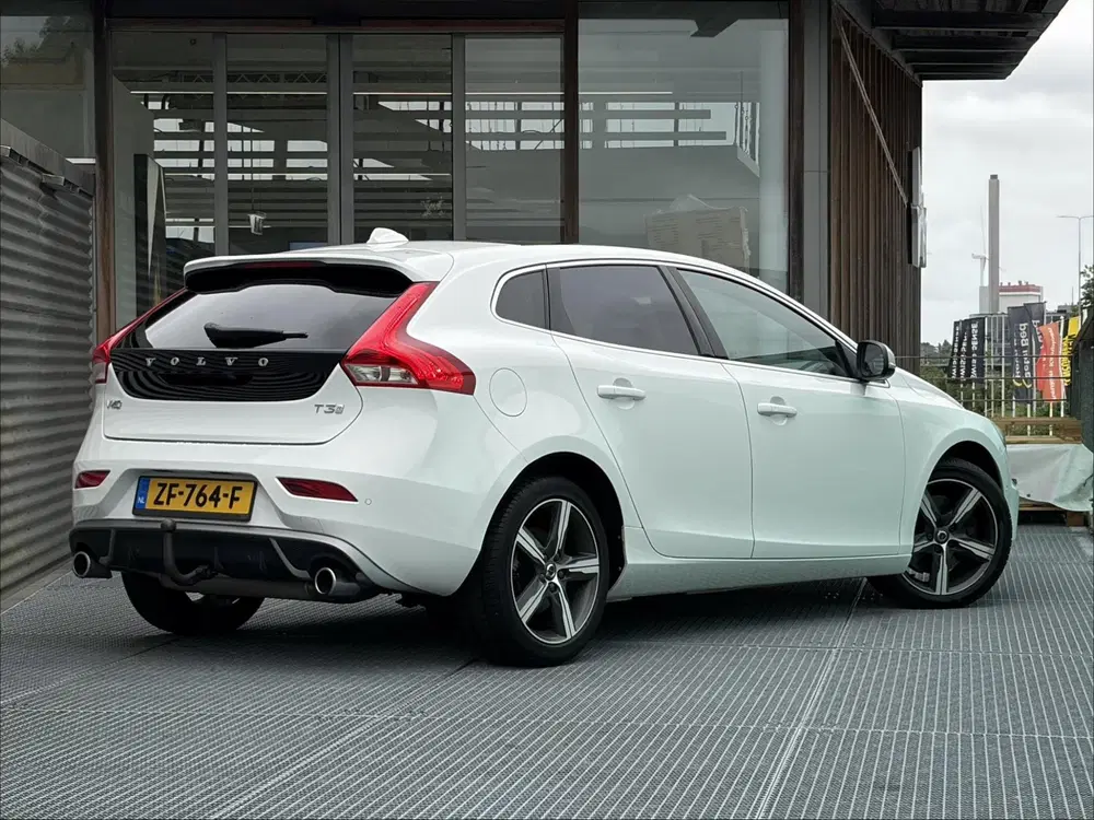 Volvo V40 1.5 T3 Polar+ Sport Automaat uit 2019, foto 3