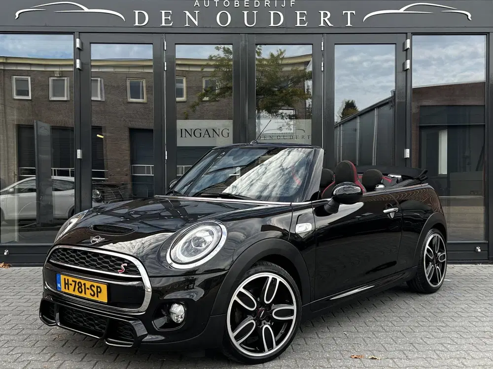 Mini Cabrio 2.0 Cooper S John Cooper Works JCW uit 2019