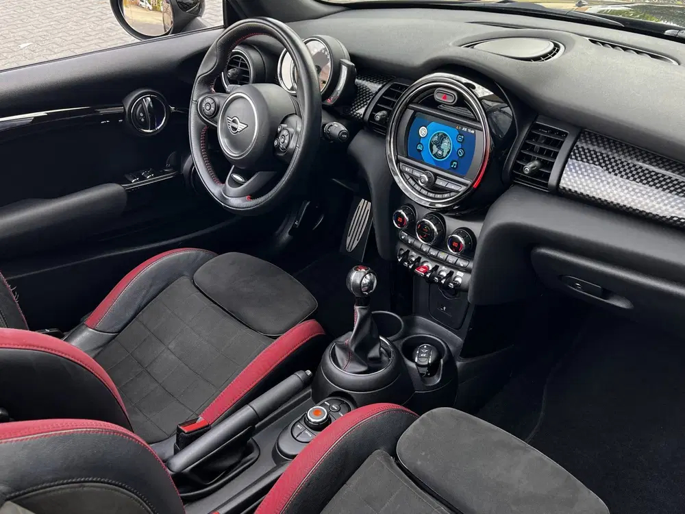 Mini Cabrio 2.0 Cooper S John Cooper Works JCW uit 2019, foto 10