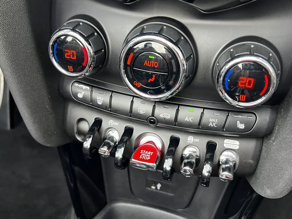 Mini Cabrio 2.0 Cooper S John Cooper Works JCW uit 2019, foto 12