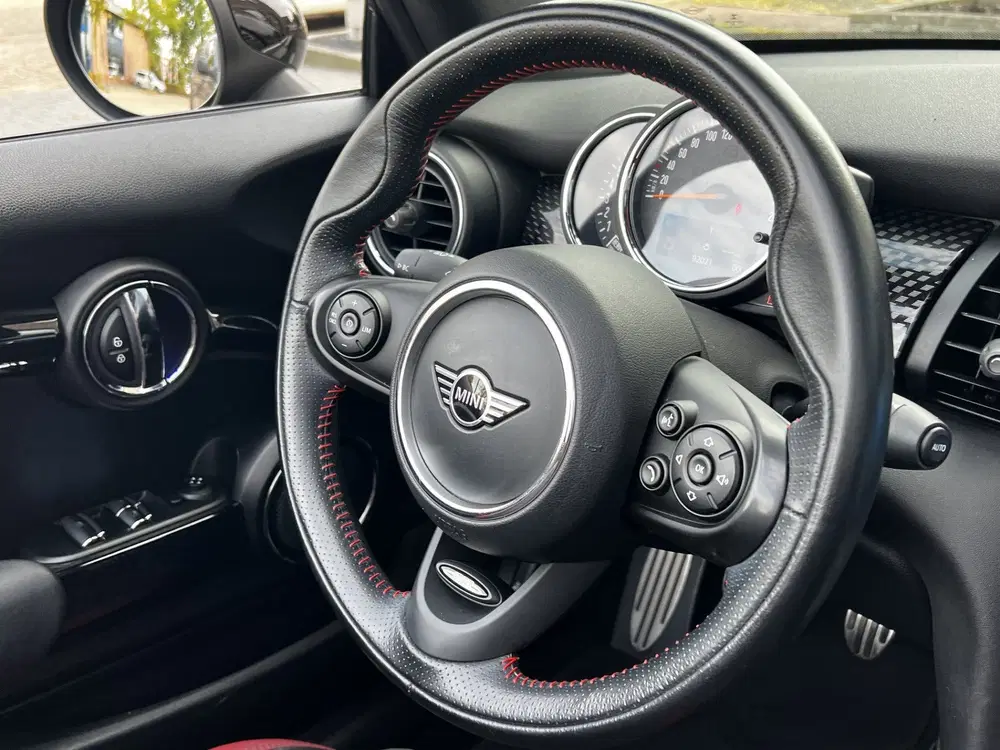 Mini Cabrio 2.0 Cooper S John Cooper Works JCW uit 2019, foto 13