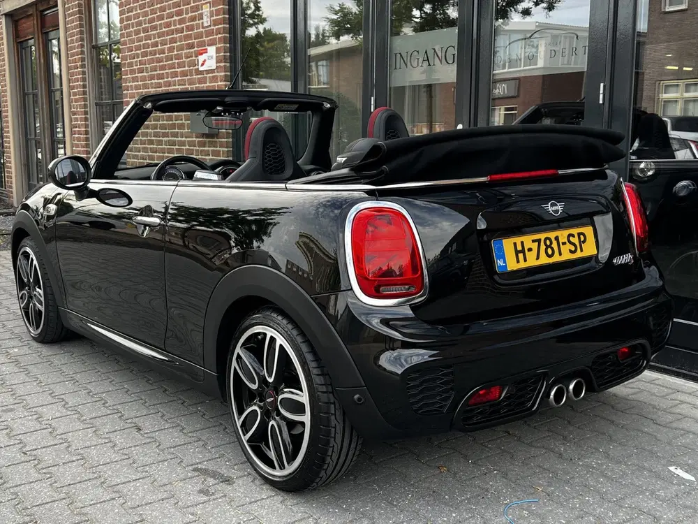 Mini Cabrio 2.0 Cooper S John Cooper Works JCW uit 2019, foto 6