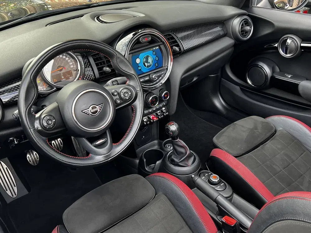 Mini Cabrio 2.0 Cooper S John Cooper Works JCW uit 2019, foto 9