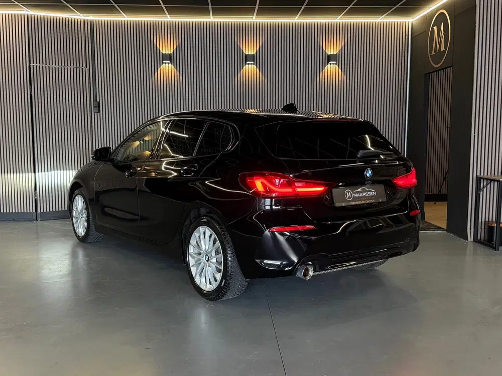BMW 1-serie 118i Executive Edition uit 2019, foto 10
