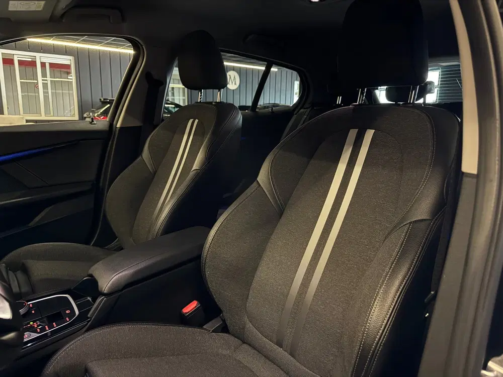 BMW 1-serie 118i Executive Edition uit 2019, foto 4