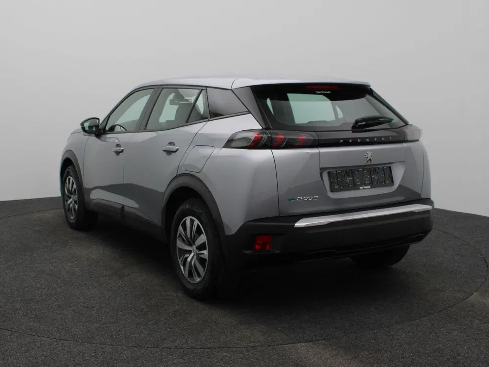 Peugeot 2008 e-2008 Active Pack uit 2023, foto 2