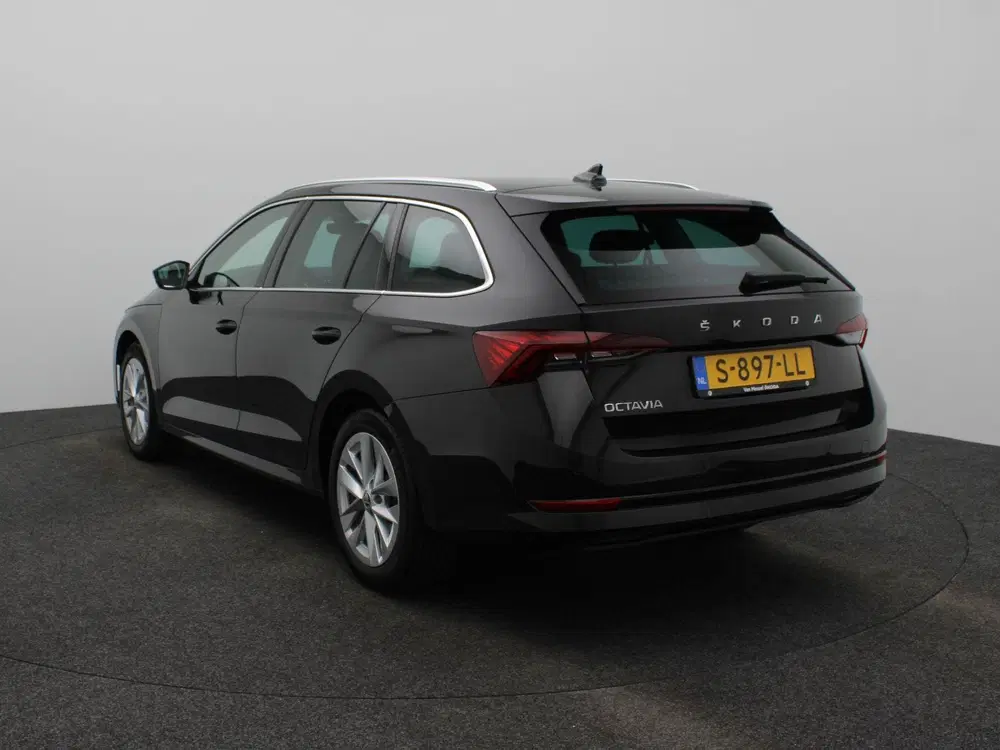 Skoda Octavia 1.0 TSI Business Edition Plus uit 2023, foto 2