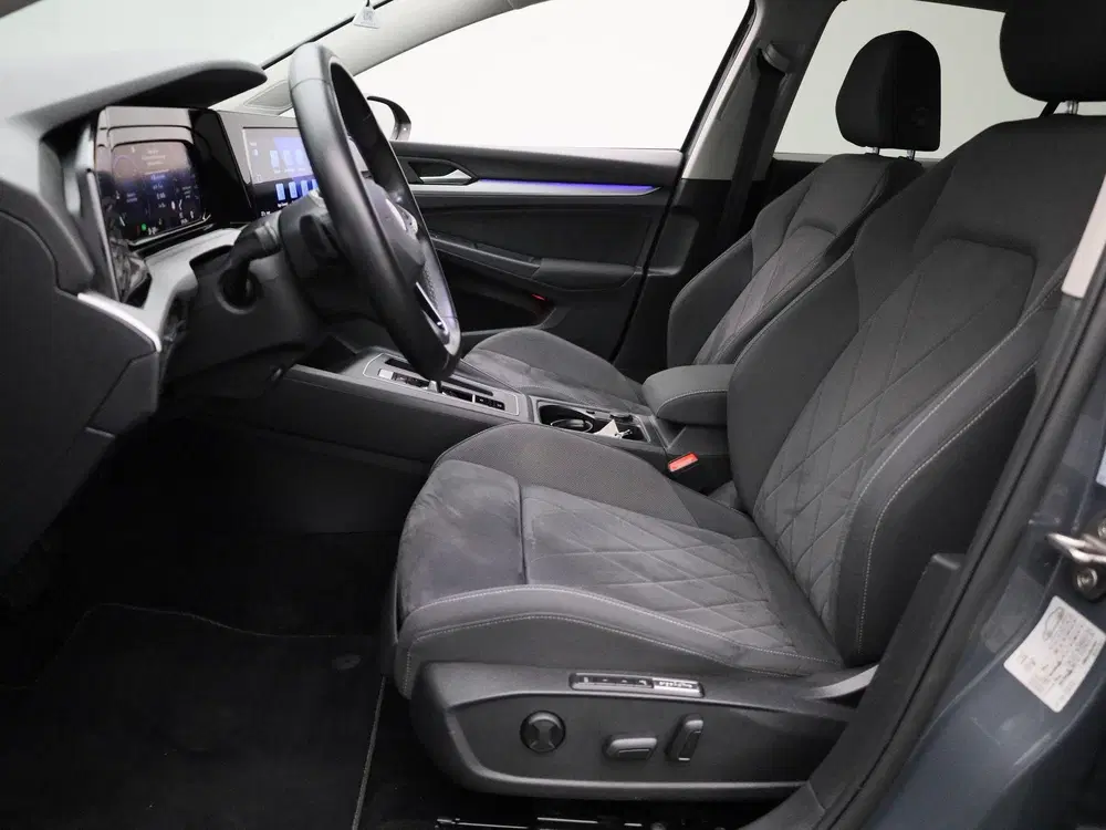 Volkswagen Golf 2.0 TDI 110kW Life DSG uit 2020, foto 11
