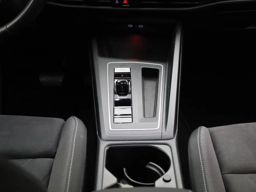 Volkswagen Golf 2.0 TDI 110kW Life DSG uit 2020, foto 9