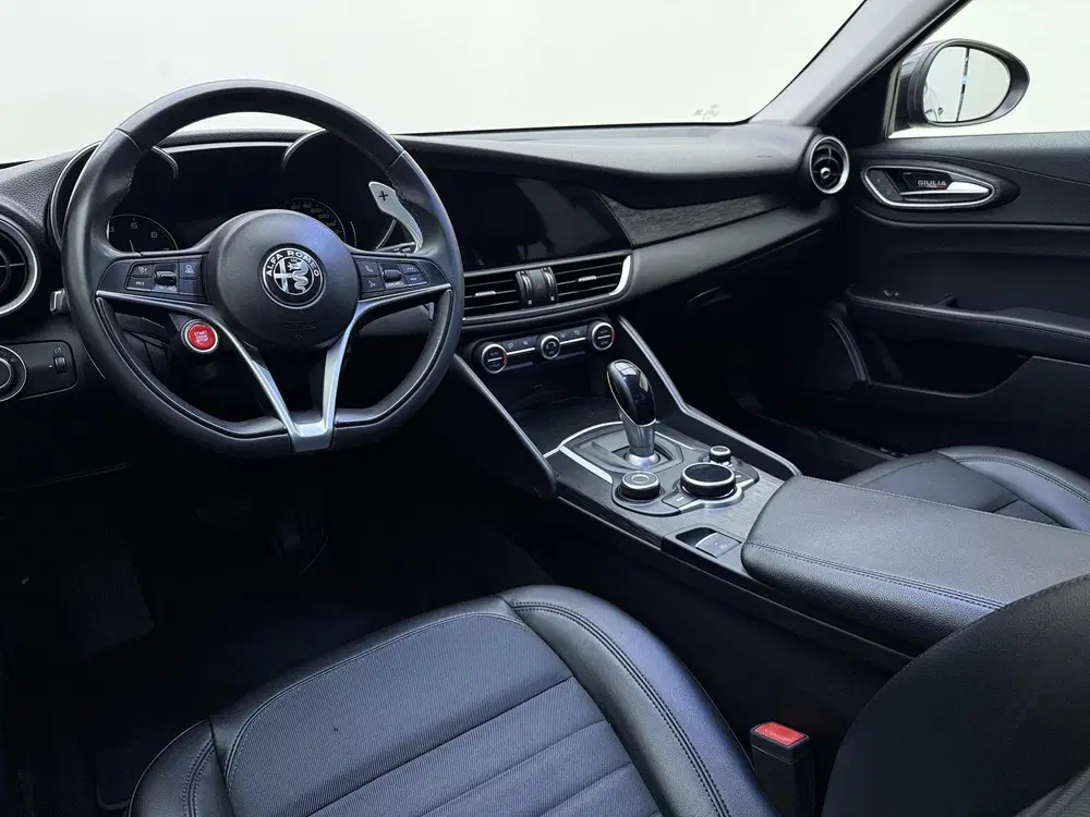 Alfa Romeo Giulia 2.0T uit 2019, foto 12