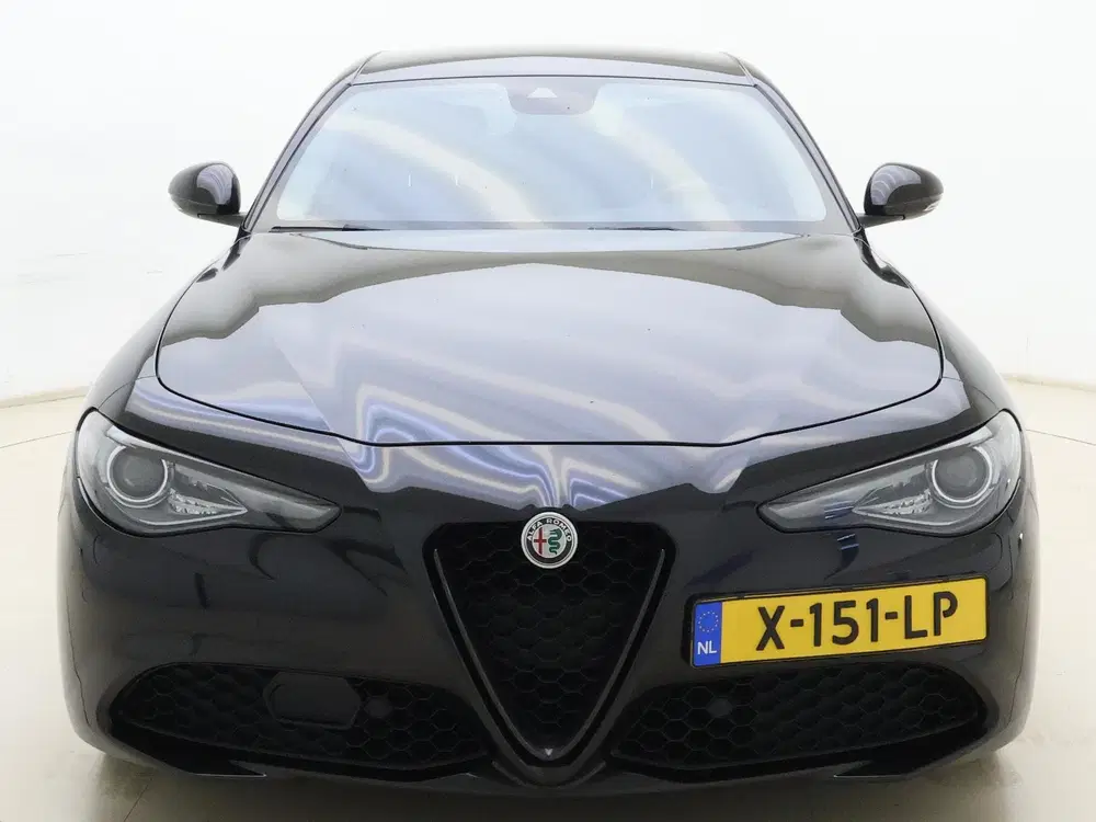 Alfa Romeo Giulia 2.0T uit 2019, foto 9