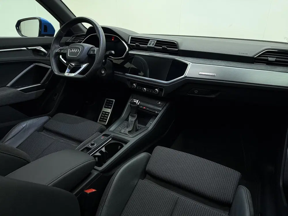 Audi Q3 40 TFSI quattro S Line edition one uit 2019, foto 10