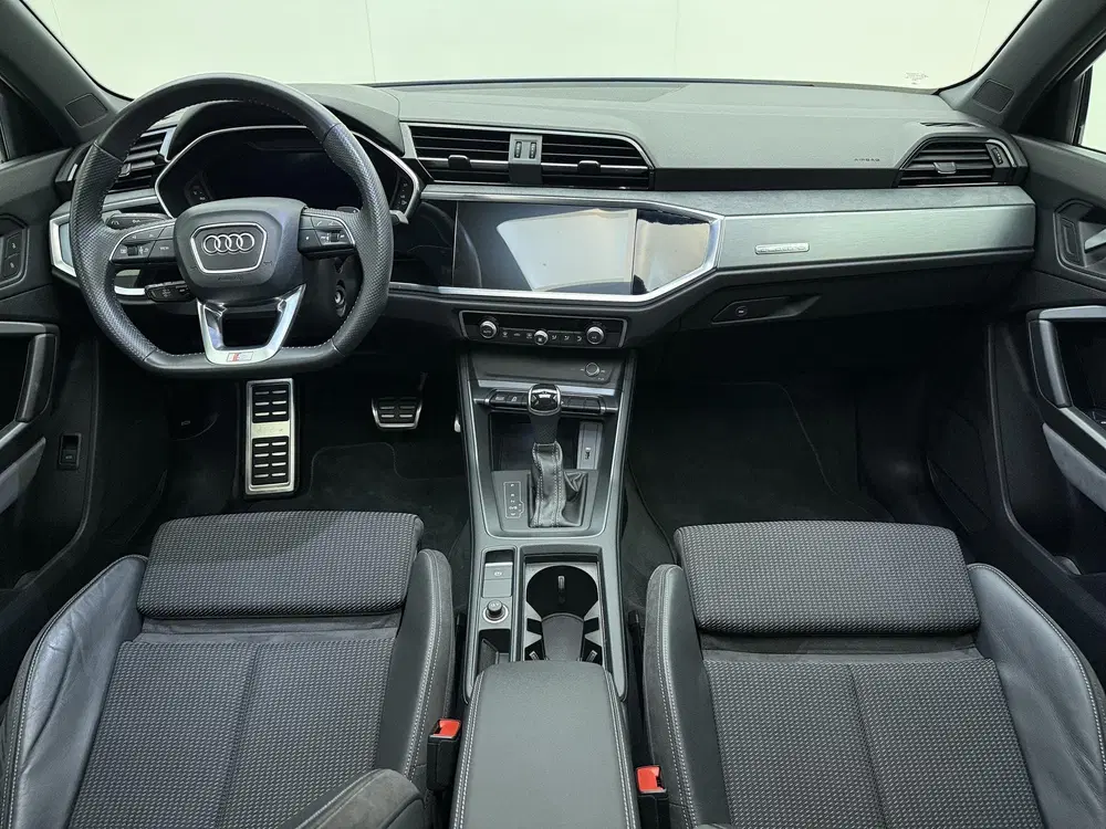Audi Q3 40 TFSI quattro S Line edition one uit 2019, foto 15