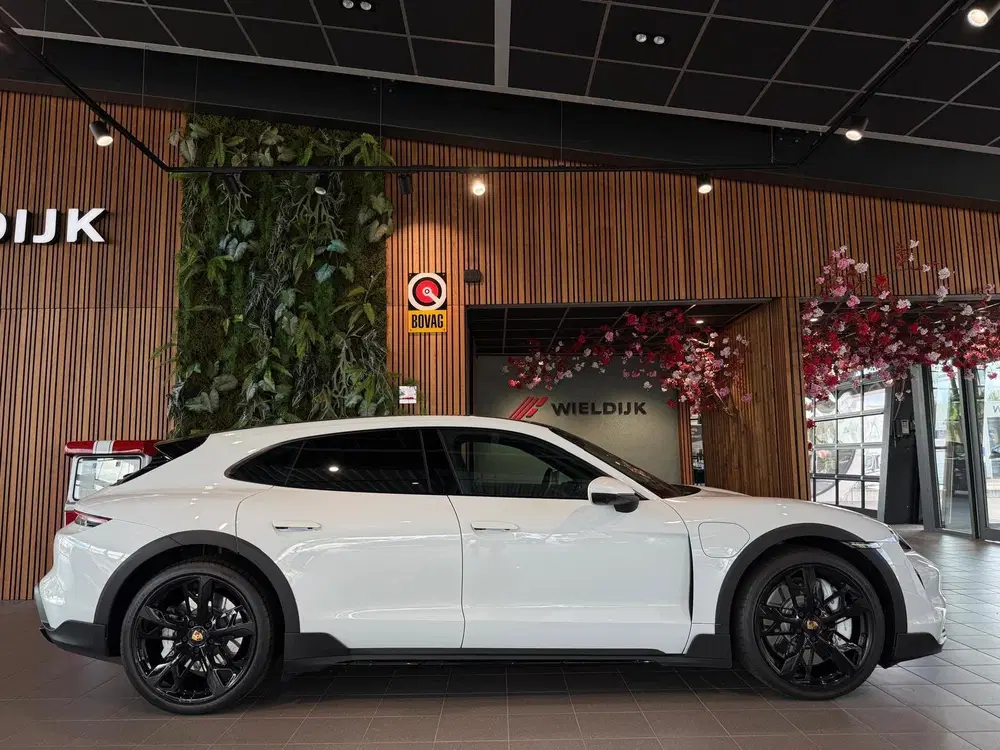 Porsche Taycan 4 93 kWh Tot 2030 fabrieksgaran uit 2022, foto 4