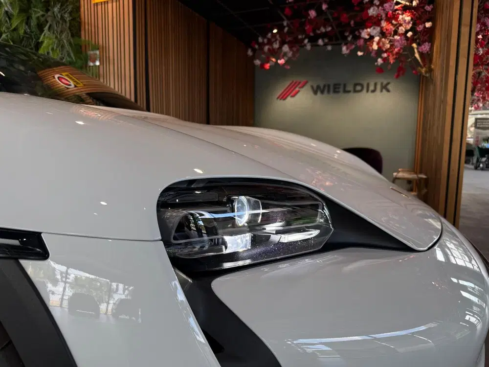 Porsche Taycan 4 93 kWh Tot 2030 fabrieksgaran uit 2022, foto 9