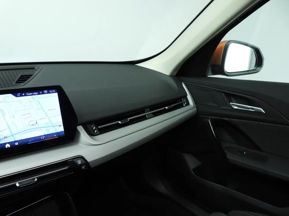 BMW iX1 eDrive20 uit 2024, foto 15