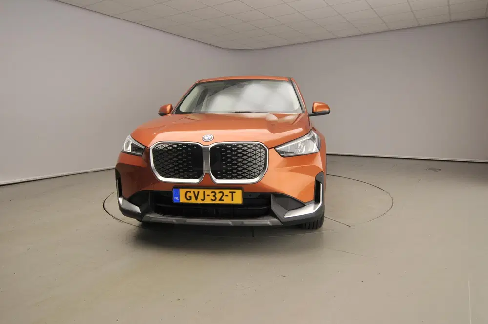 BMW iX1 eDrive20 uit 2024, foto 5