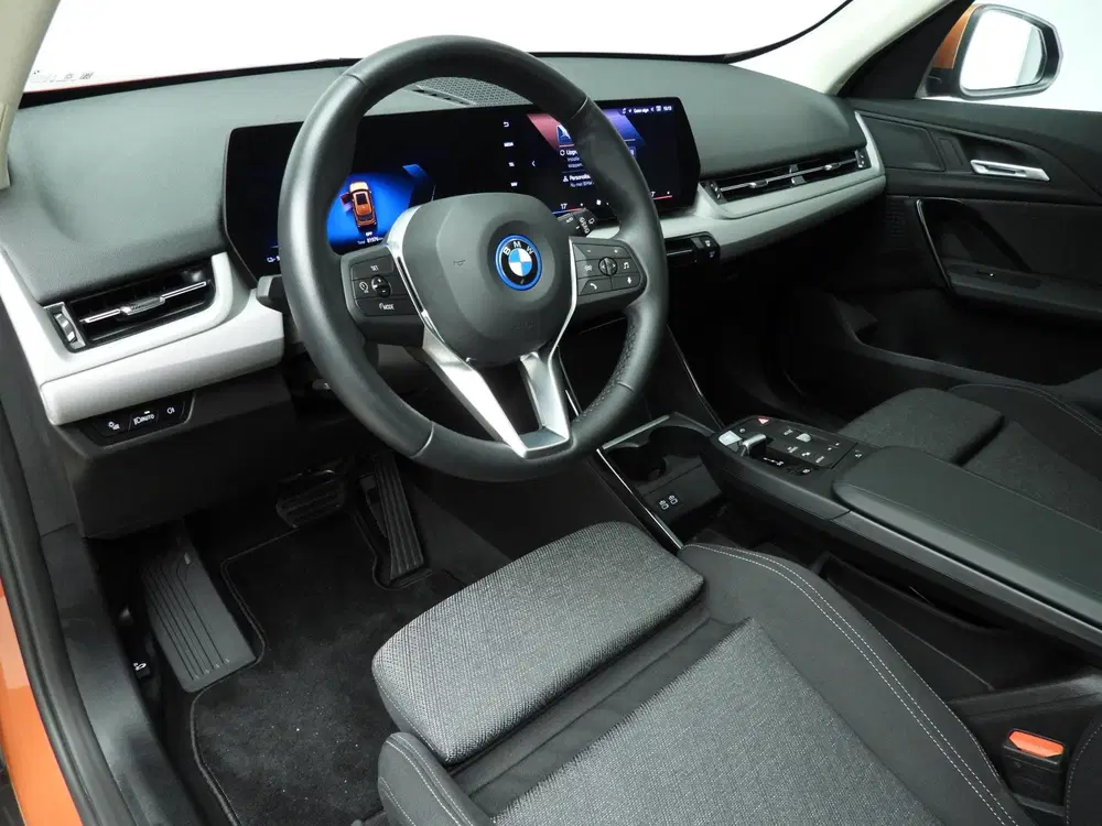 BMW iX1 eDrive20 uit 2024, foto 7