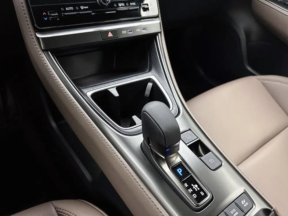 Lexus LBX Elegant 2WD uit 2024, foto 11
