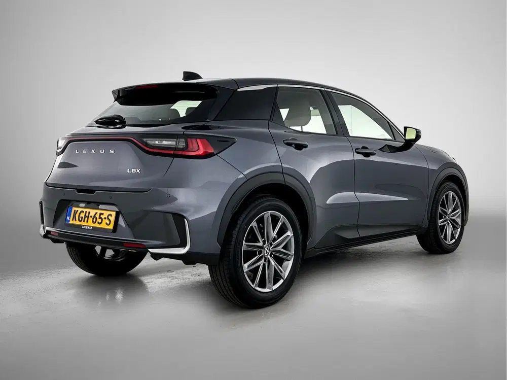 Lexus LBX Elegant 2WD uit 2024, foto 2