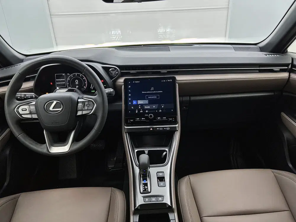 Lexus LBX Elegant 2WD uit 2024, foto 4