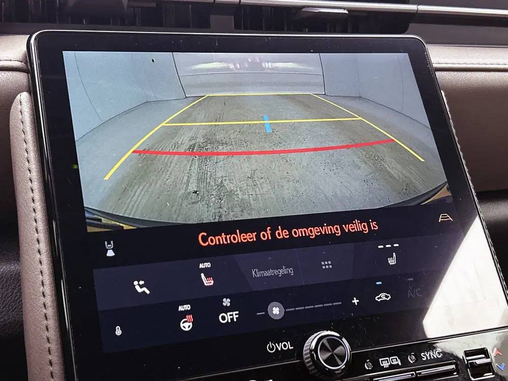 Lexus LBX Elegant 2WD uit 2024, foto 8